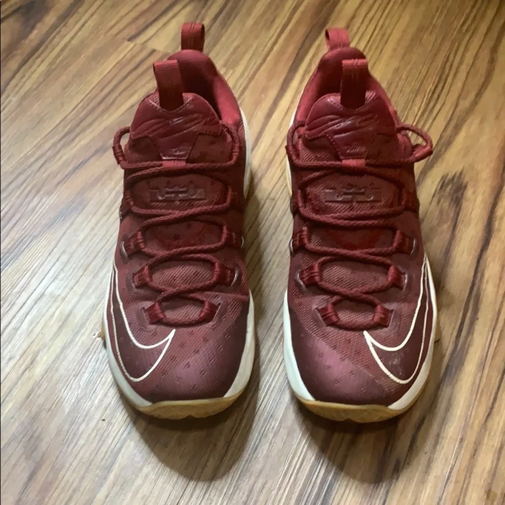 Nike Lebron 13 Low CAVS Men Sneakers